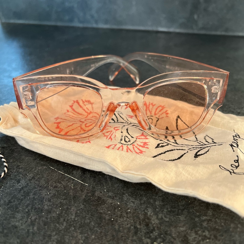 Free people sunnies with case!!
